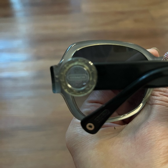 Black Coach sunglasses - Picture 6 of 7